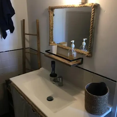 300 M Et Port Apartment *