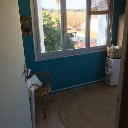 Apartment 300 M Et Port