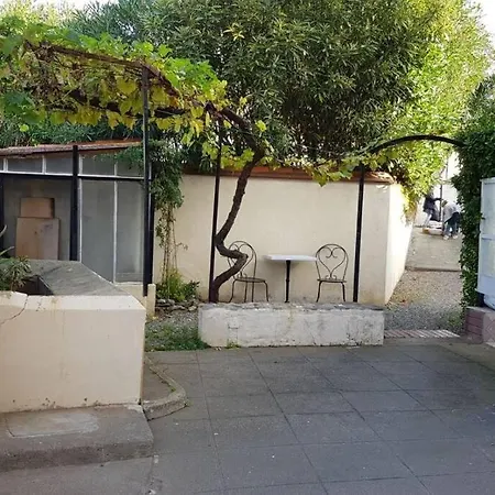300 M Et Port Apartment *